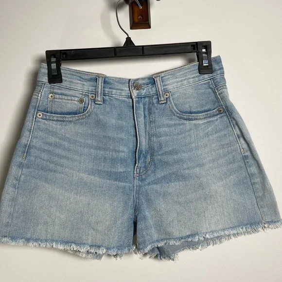 ***SOLD***American Eagle Light Wash High Rise Denim Mom Shorts Jeans Siz - Picture 6 of 8